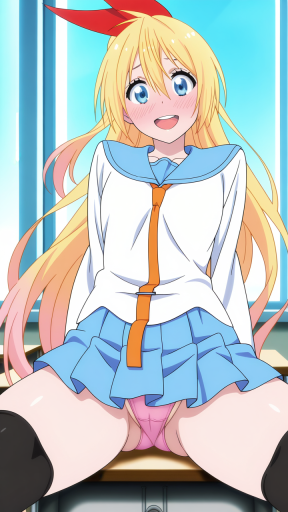 Immagine erotica di Kirisaki Chitoge (Nisekoi) in uniforme scolastica. Anime girl bionda sorridente.